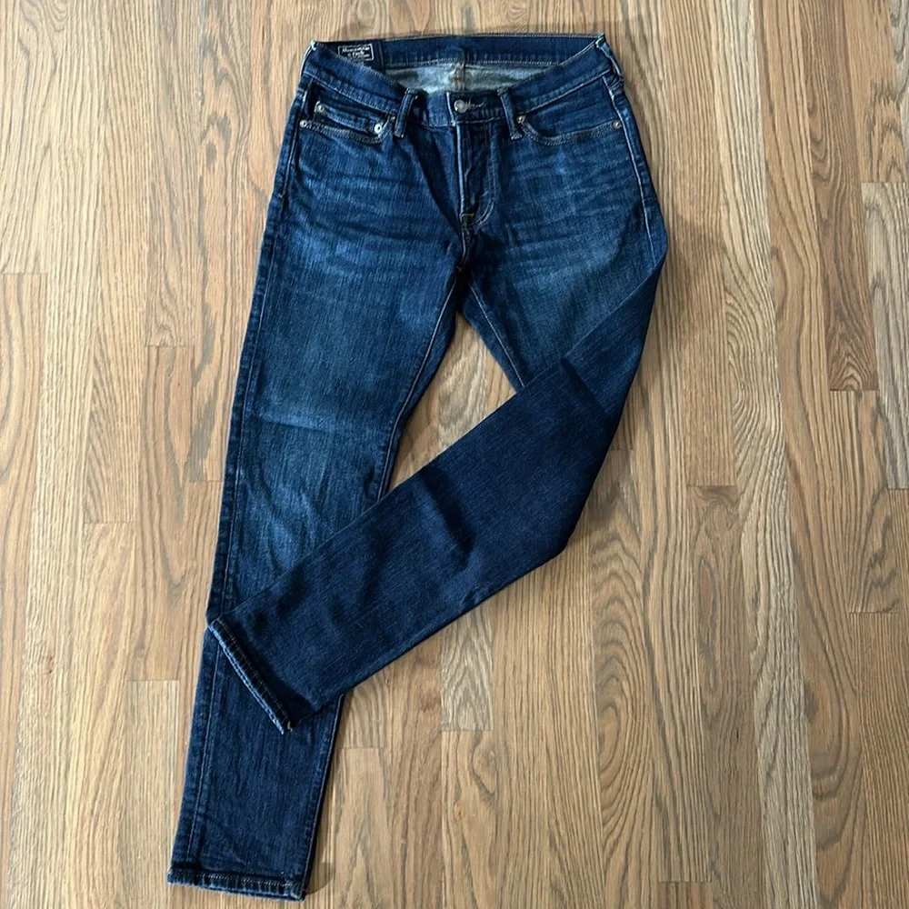 Abercrombie & Fitch Men’s Felix Super Slim Jeans sz 28/30 Dark Wash Straight Leg